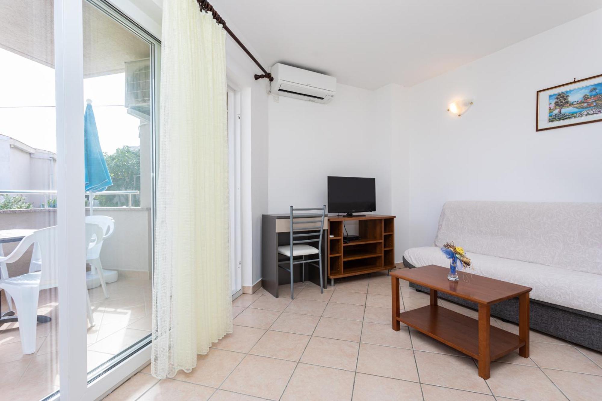 Apartments Crnekovic I Zarok Baska  Exterior photo