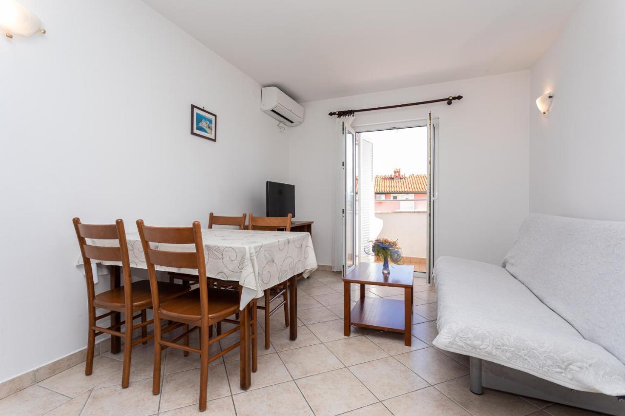 Apartments Crnekovic I Zarok Baska  Exterior photo